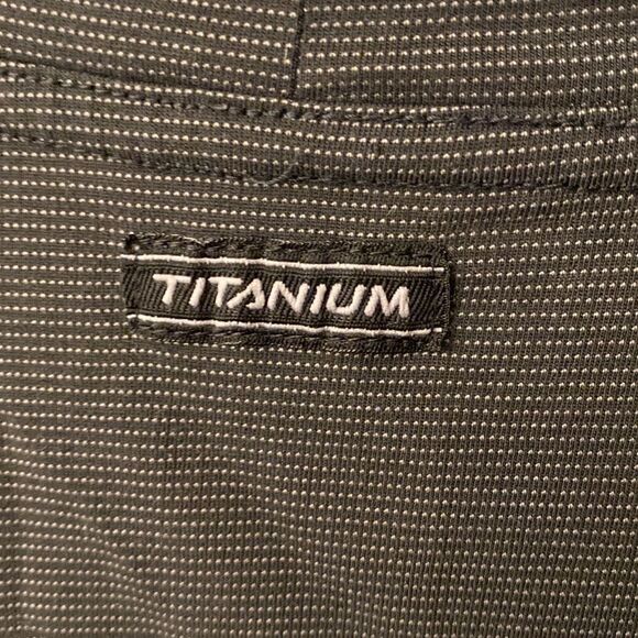 COLUMBIA SPORTSWEAR Titanium Short Sleeve Crew-neck Athletic Tee - Picture 5 of 6